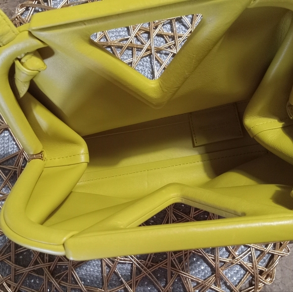 Bottega Veneta The Point Triangle Yellow Mustard Calf Leather Small Crossbody - Picture 8 of 12